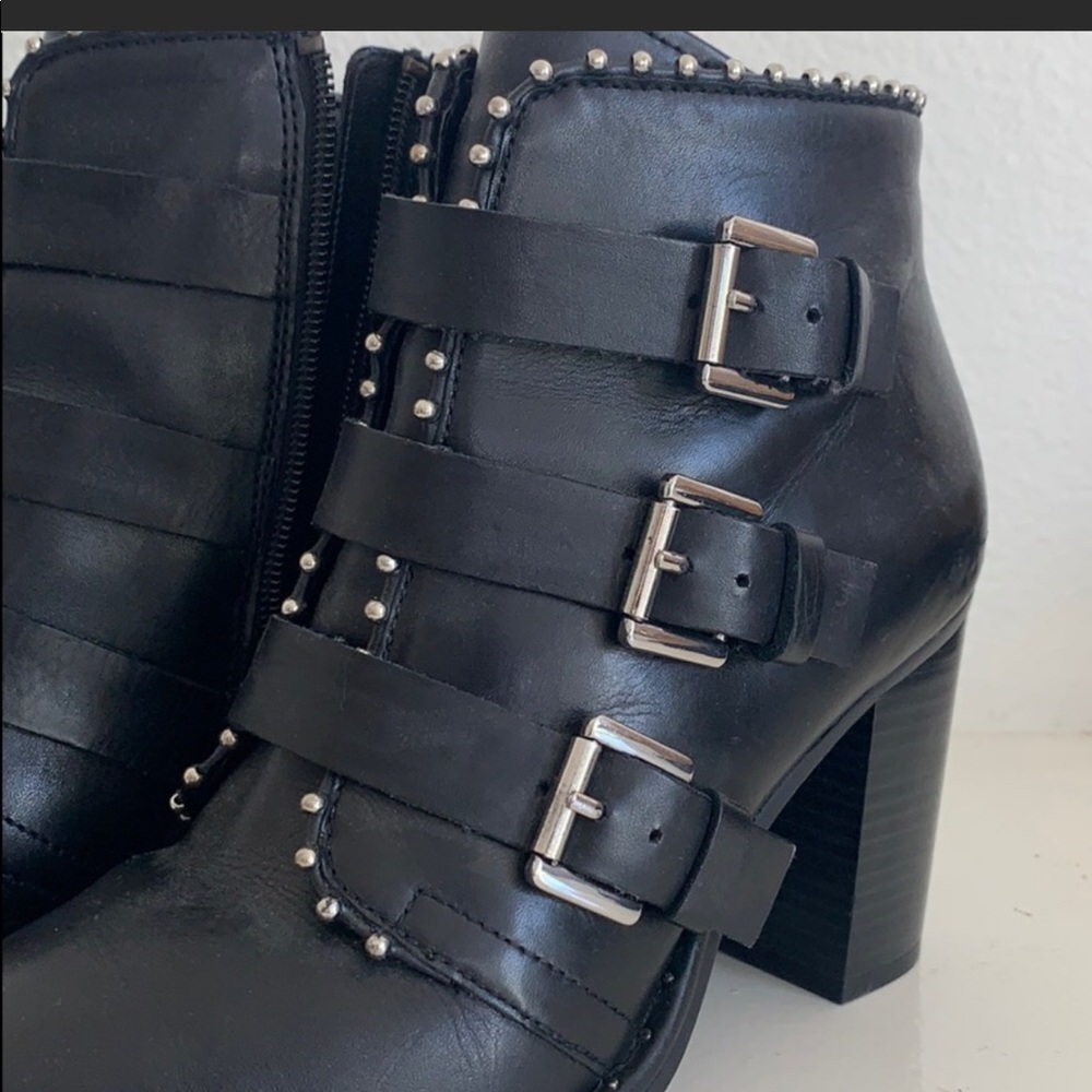 Steve Madden black booties
